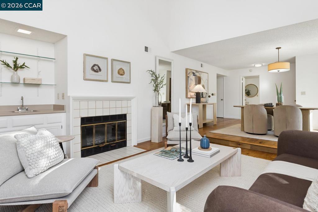 28 Shepardson Ln, Alameda, CA 94502