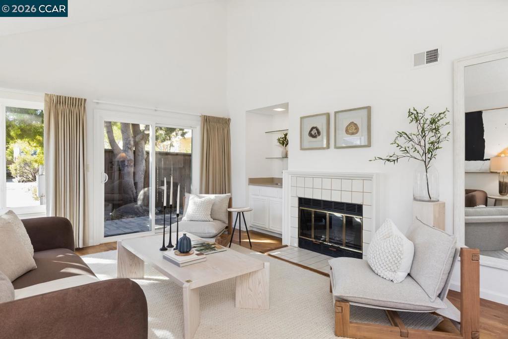 28 Shepardson Ln, Alameda, CA 94502 28 Shepardson Ln, Alameda, CA 94502