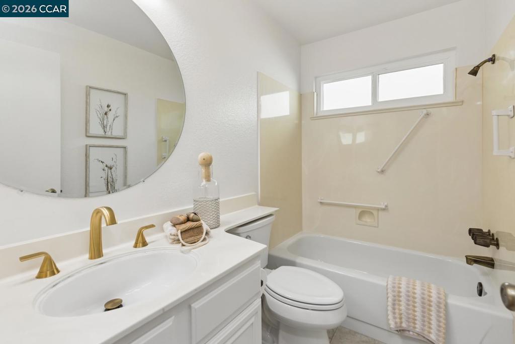 28 Shepardson Ln, Alameda, CA 94502