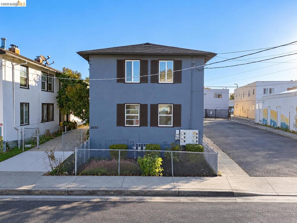 2933 Stanton St, Berkeley, CA 94702 2933 Stanton St, Berkeley, CA 94702