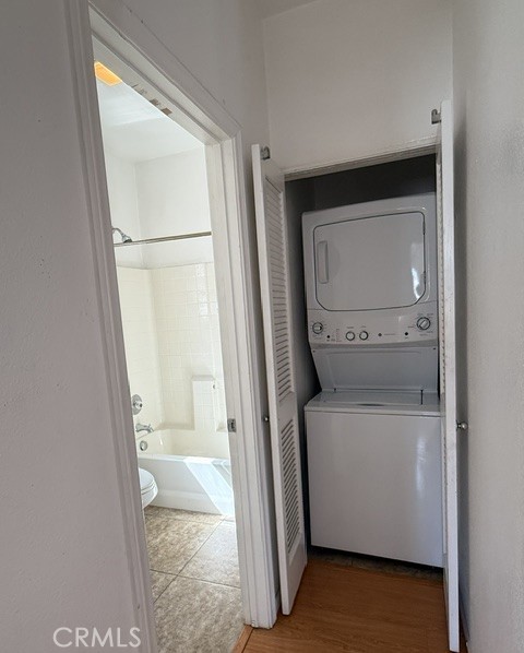 Laundry hook up in unit