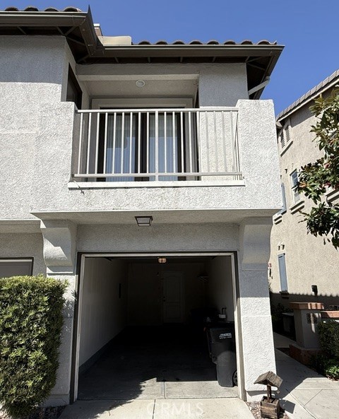 Garage with direct access