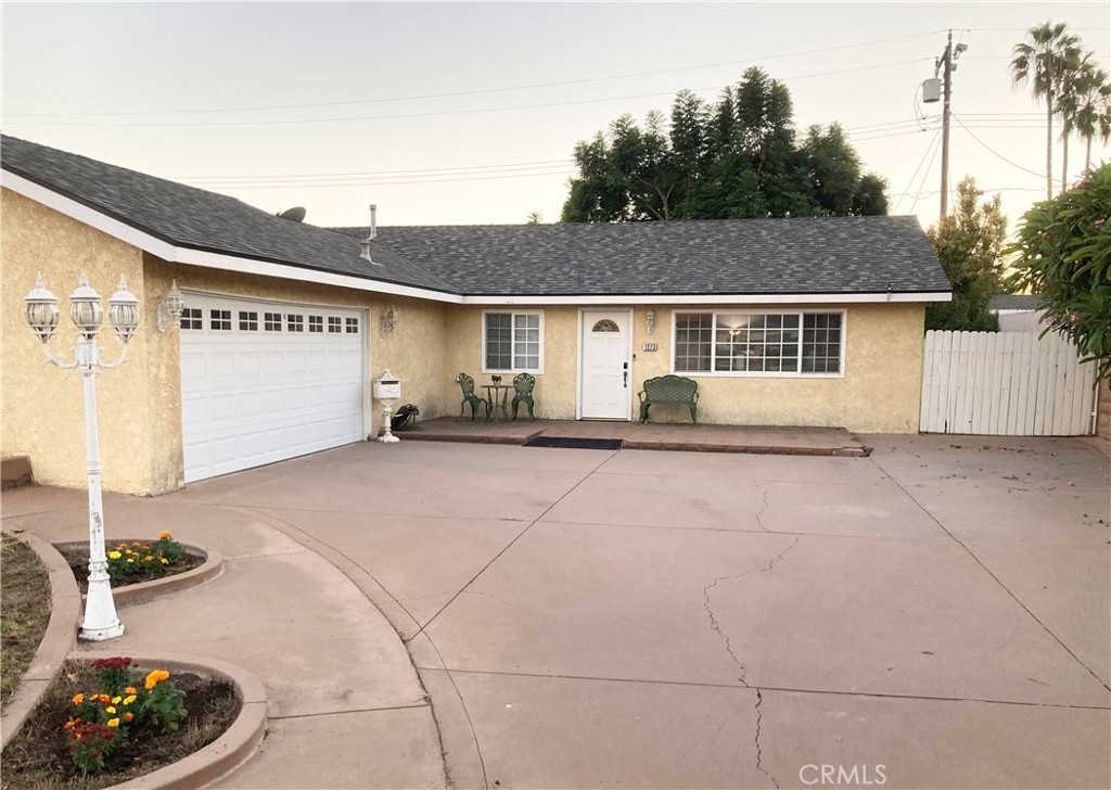Welcome to 1273 Elsinor Avenue Welcome to 1273 Elsinor Avenue