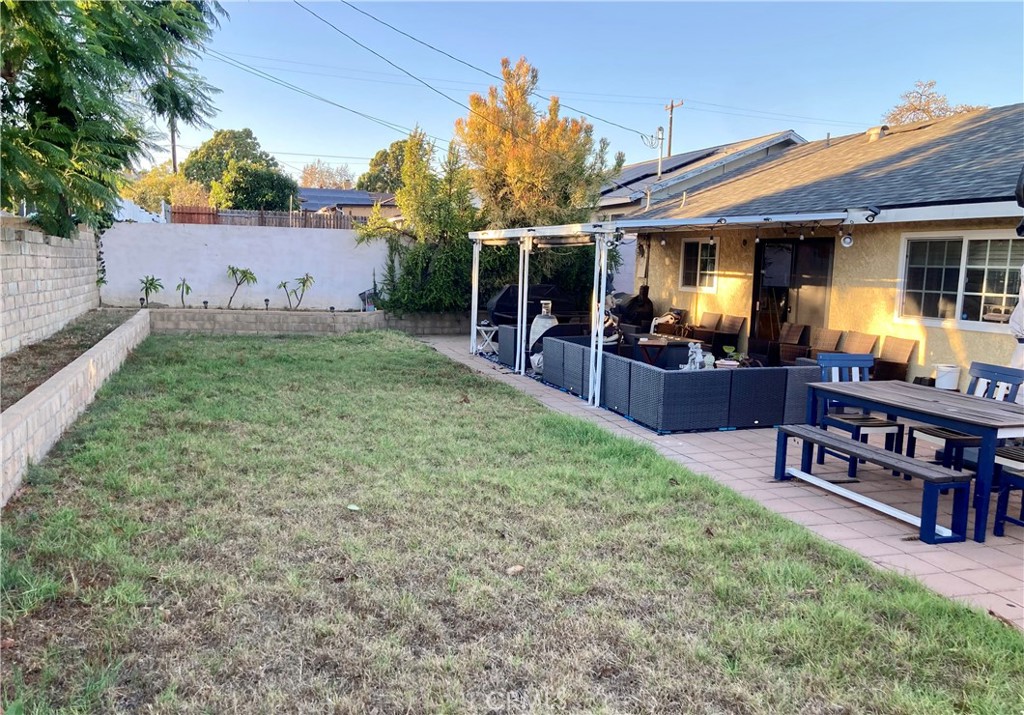 Rear Yard & Patio Rear Yard & Patio