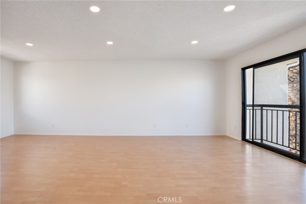 814 E Windsor Road, #208, Glendale, CA 91205