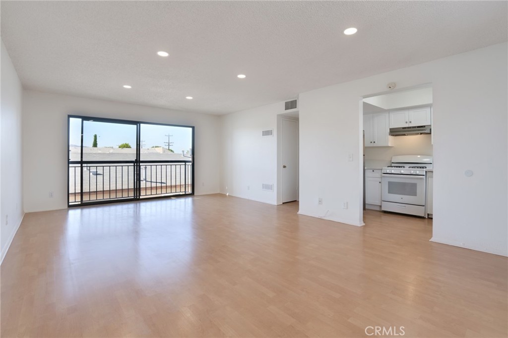 814 E Windsor Road, #208, Glendale, CA 91205