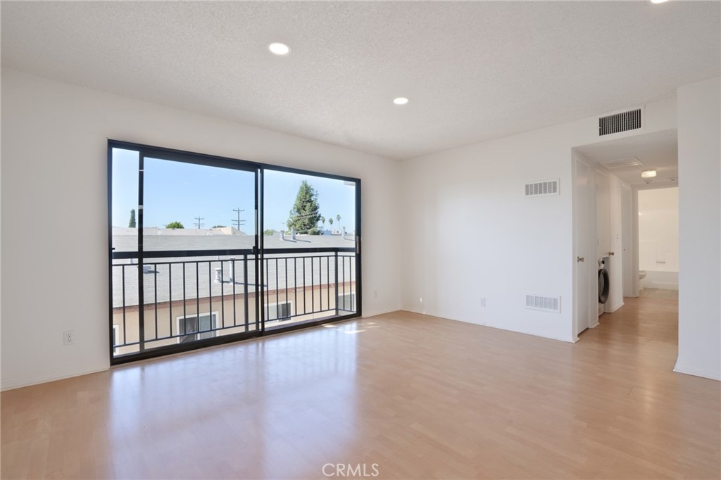814 E Windsor Road, #208, Glendale, CA 91205