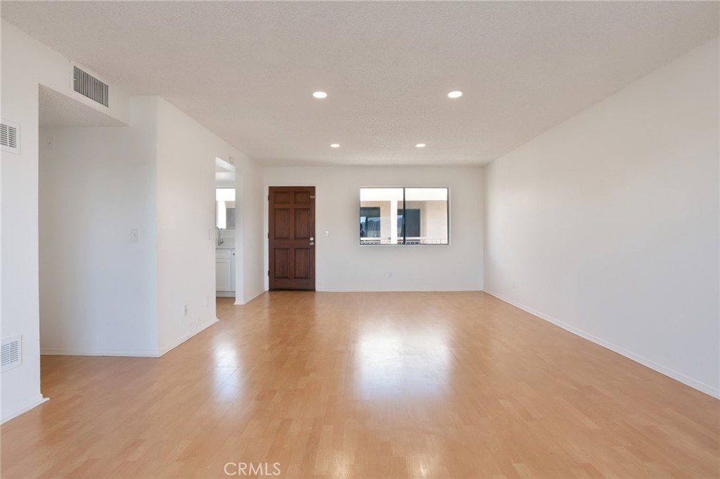 814 E Windsor Road, #208, Glendale, CA 91205