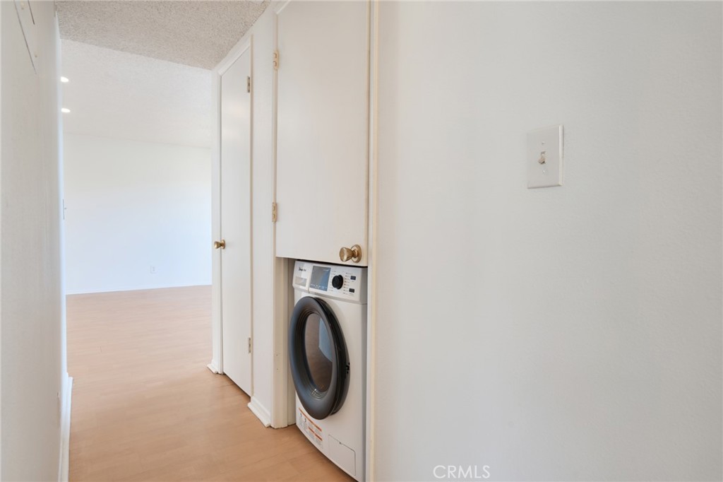 814 E Windsor Road, #208, Glendale, CA 91205