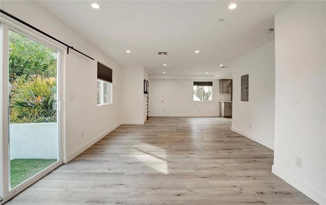 14111 Sylvan, Van Nuys, CA 91401