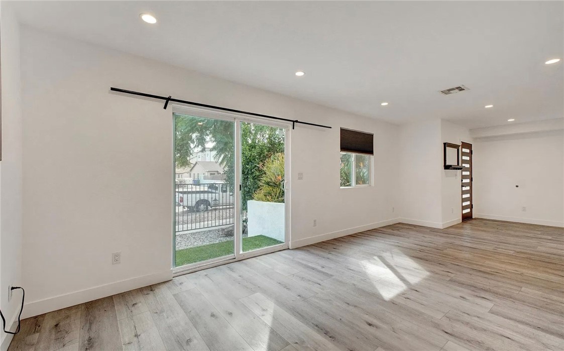 14111 Sylvan, Van Nuys, CA 91401