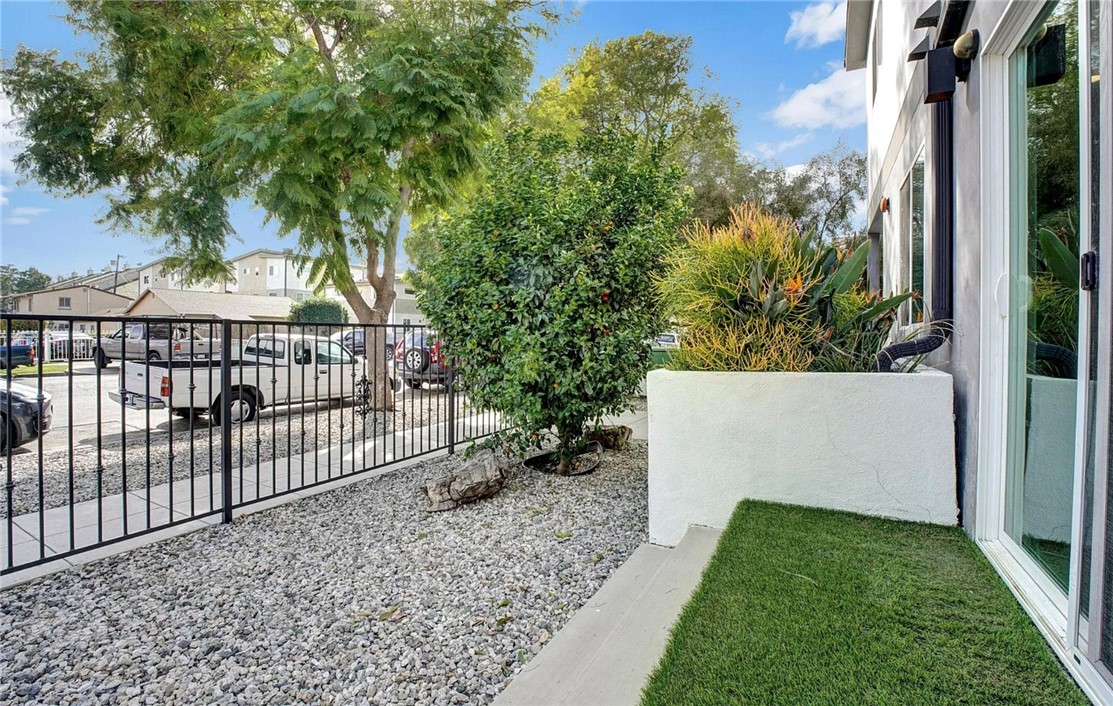 14111 Sylvan, Van Nuys, CA 91401