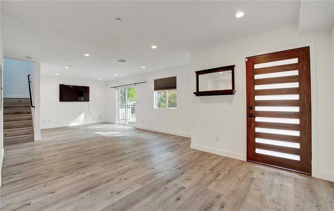 14111 Sylvan, Van Nuys, CA 91401
