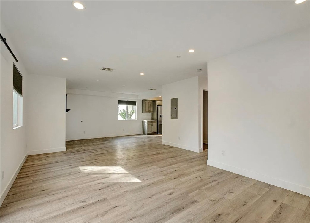 14111 Sylvan, Van Nuys, CA 91401