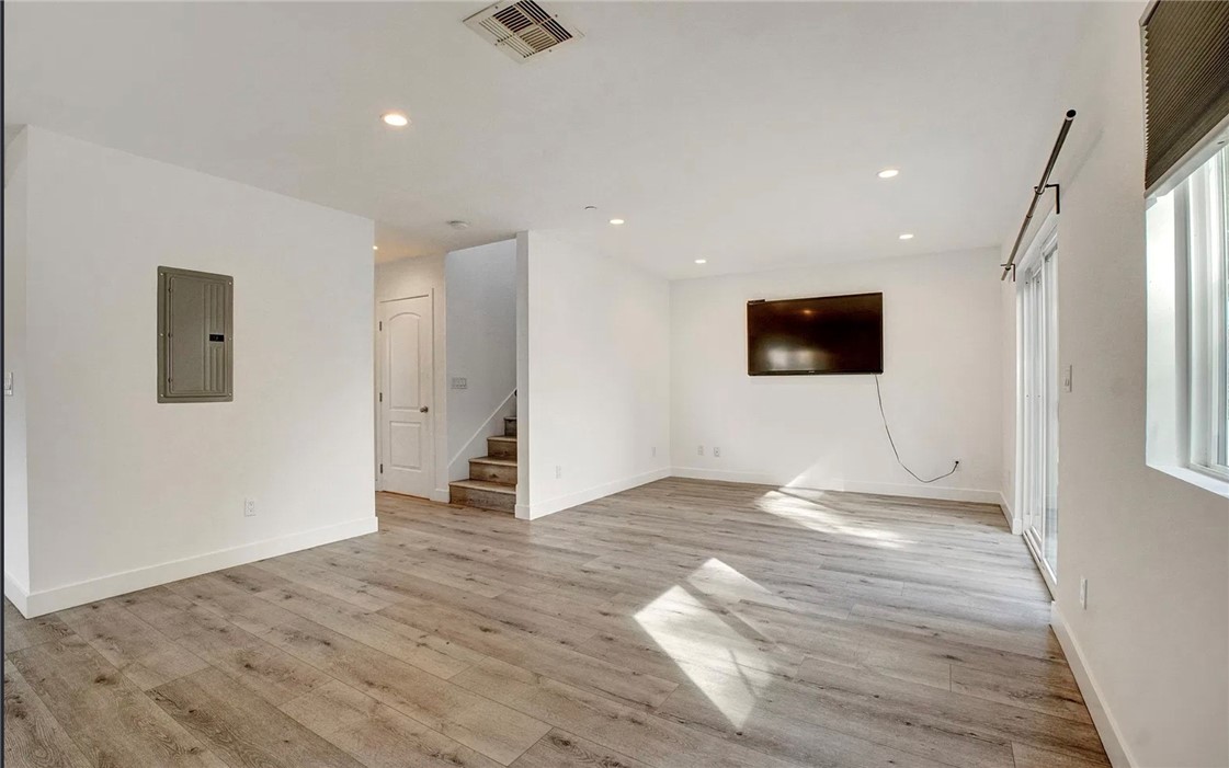 14111 Sylvan, Van Nuys, CA 91401