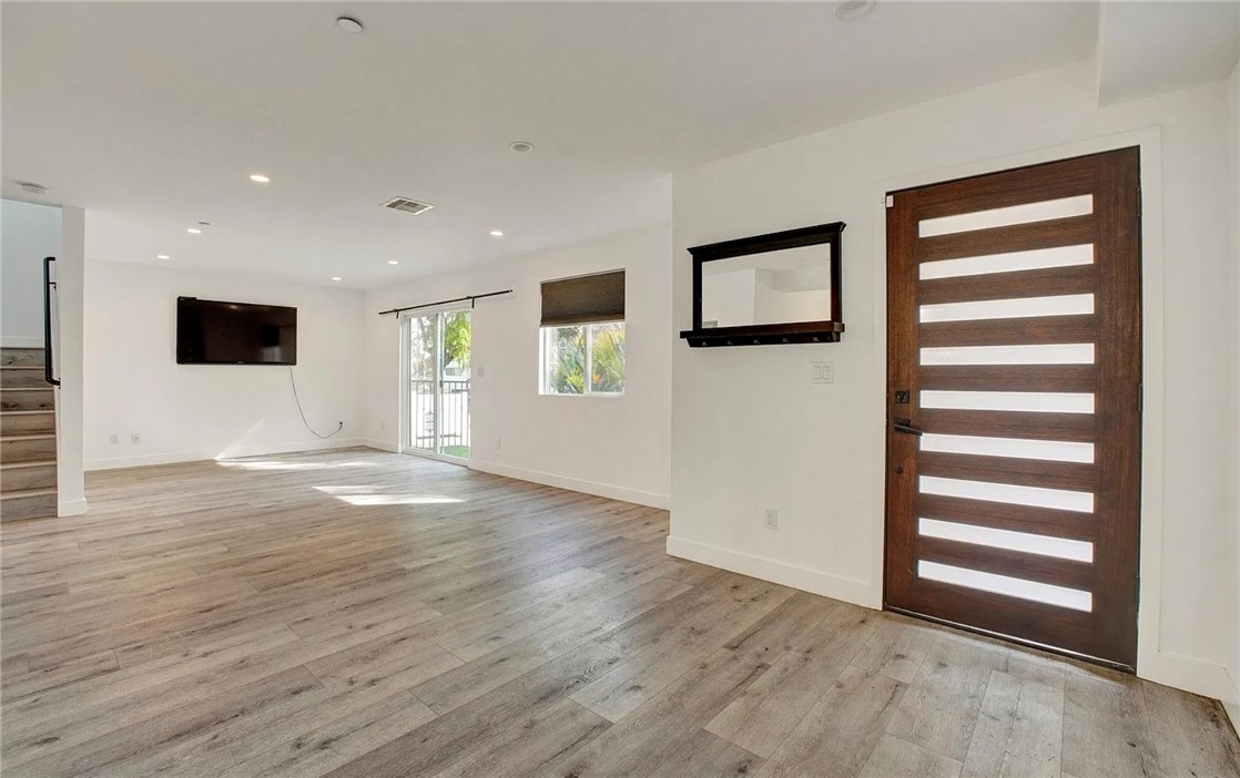 14111 Sylvan, Van Nuys, CA 91401