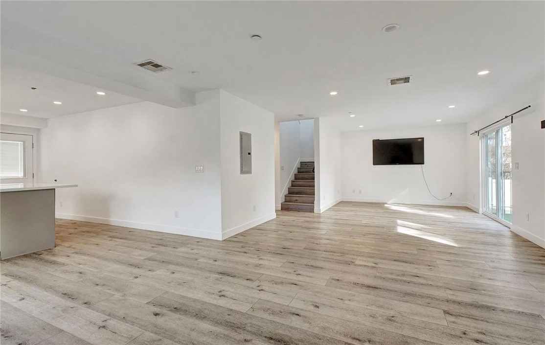 14111 Sylvan, Van Nuys, CA 91401