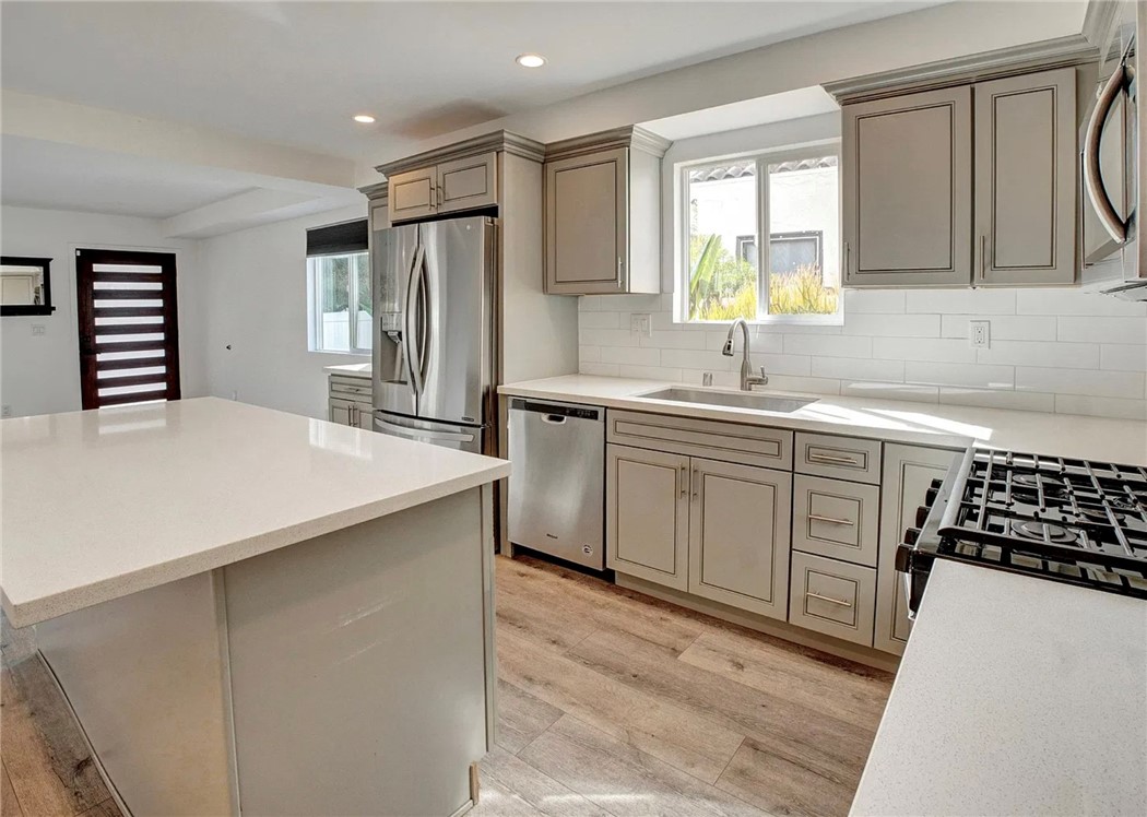 14111 Sylvan, Van Nuys, CA 91401