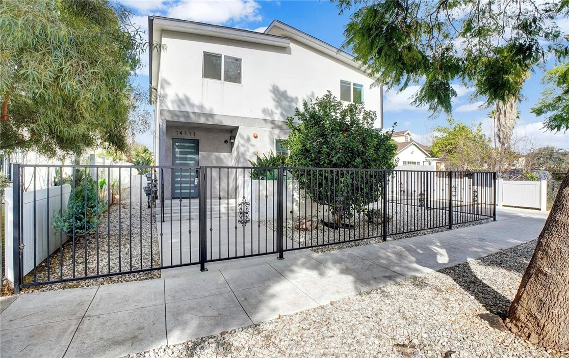 14111 Sylvan, Van Nuys, CA 91401 14111 Sylvan, Van Nuys, CA 91401