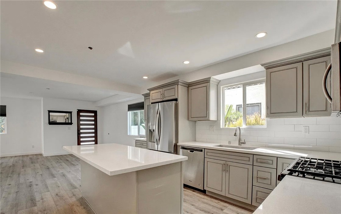 14111 Sylvan, Van Nuys, CA 91401