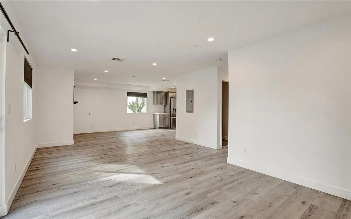 14111 Sylvan, Van Nuys, CA 91401