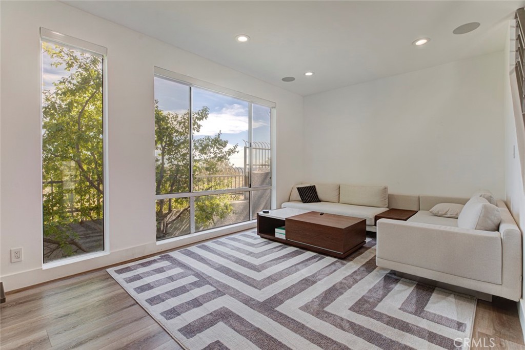 1080 Everett, Echo Park, CA 90026 1080 Everett, Echo Park, CA 90026