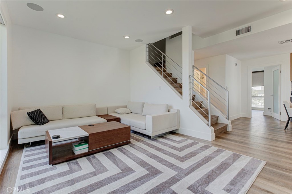 1080 Everett, Echo Park, CA 90026 1080 Everett, Echo Park, CA 90026