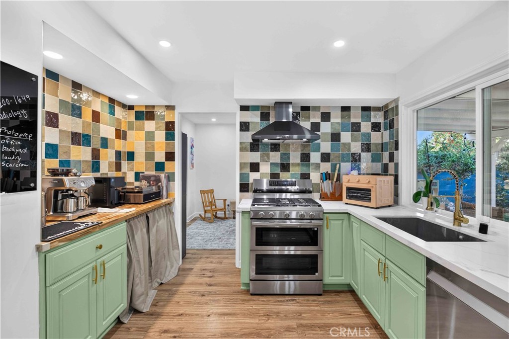 28711 Macklin Avenue, Canyon Country, CA 91387