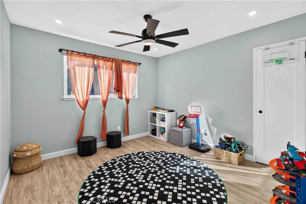 28711 Macklin Avenue, Canyon Country, CA 91387
