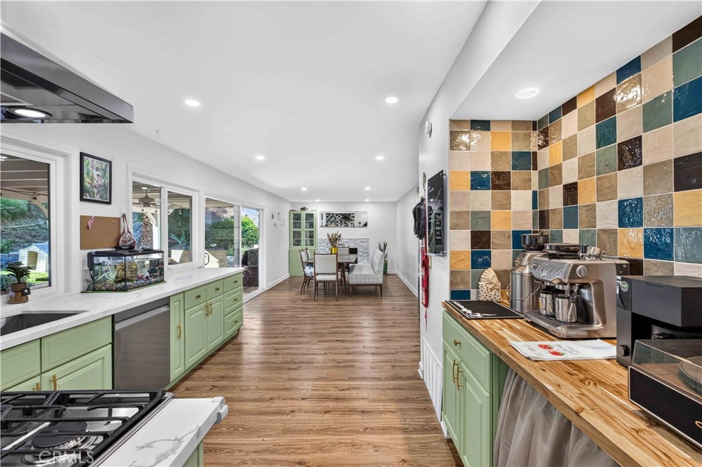 28711 Macklin Avenue, Canyon Country, CA 91387
