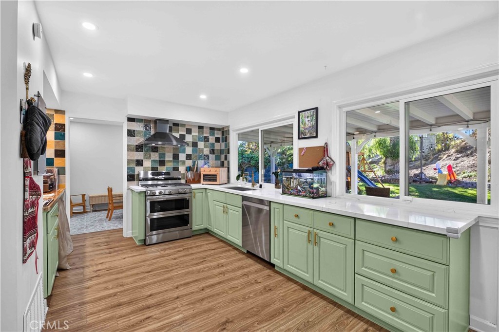 28711 Macklin Avenue, Canyon Country, CA 91387