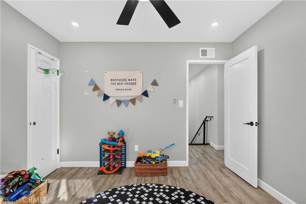 28711 Macklin Avenue, Canyon Country, CA 91387