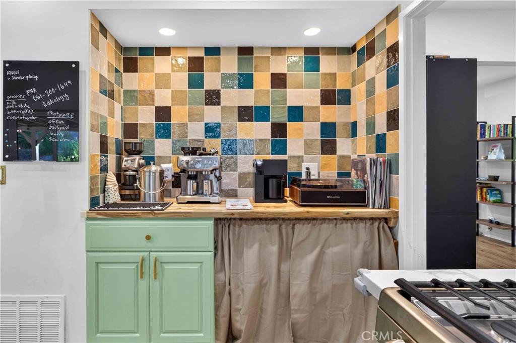 28711 Macklin Avenue, Canyon Country, CA 91387