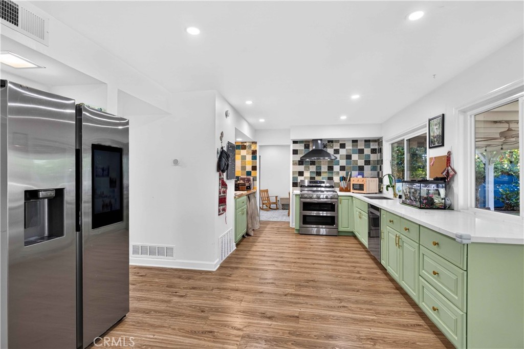 28711 Macklin Avenue, Canyon Country, CA 91387