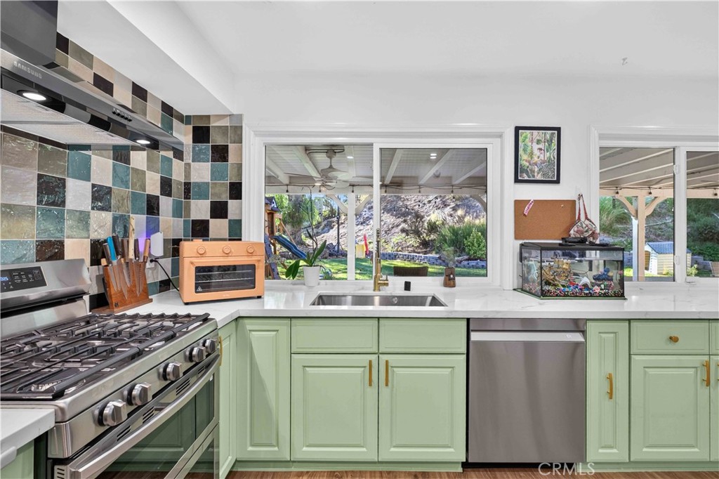 28711 Macklin Avenue, Canyon Country, CA 91387