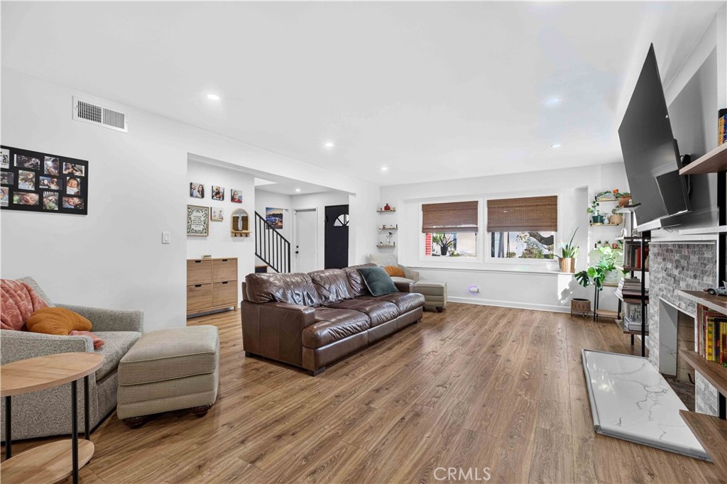 28711 Macklin Avenue, Canyon Country, CA 91387
