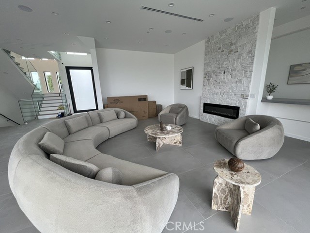 18817 Edleen, Tarzana, CA 91356 18817 Edleen, Tarzana, CA 91356
