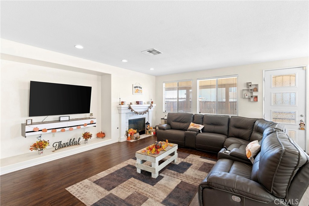 11993 Autumn Wind, Victorville, CA 92392