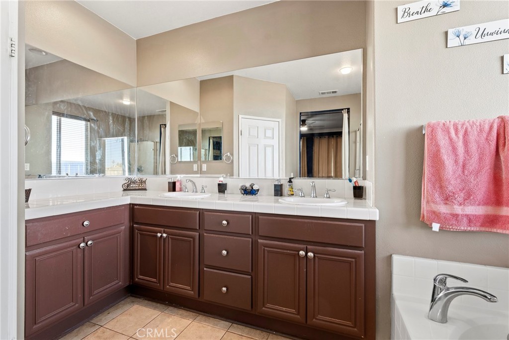 11993 Autumn Wind, Victorville, CA 92392
