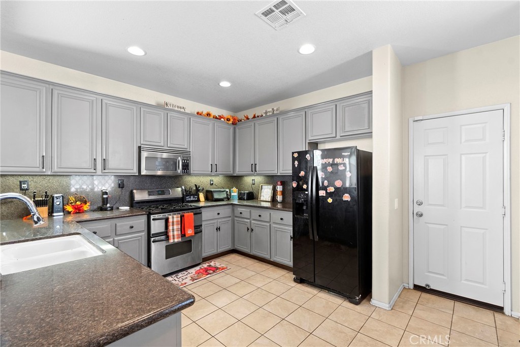 11993 Autumn Wind, Victorville, CA 92392