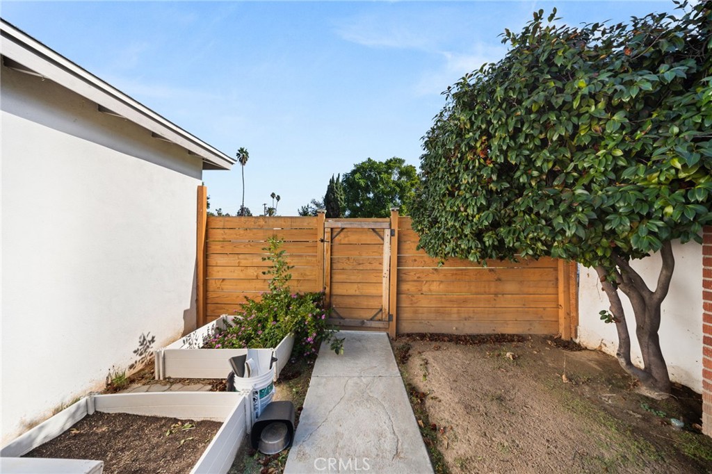 6795 De Anza, Riverside, CA 92506
