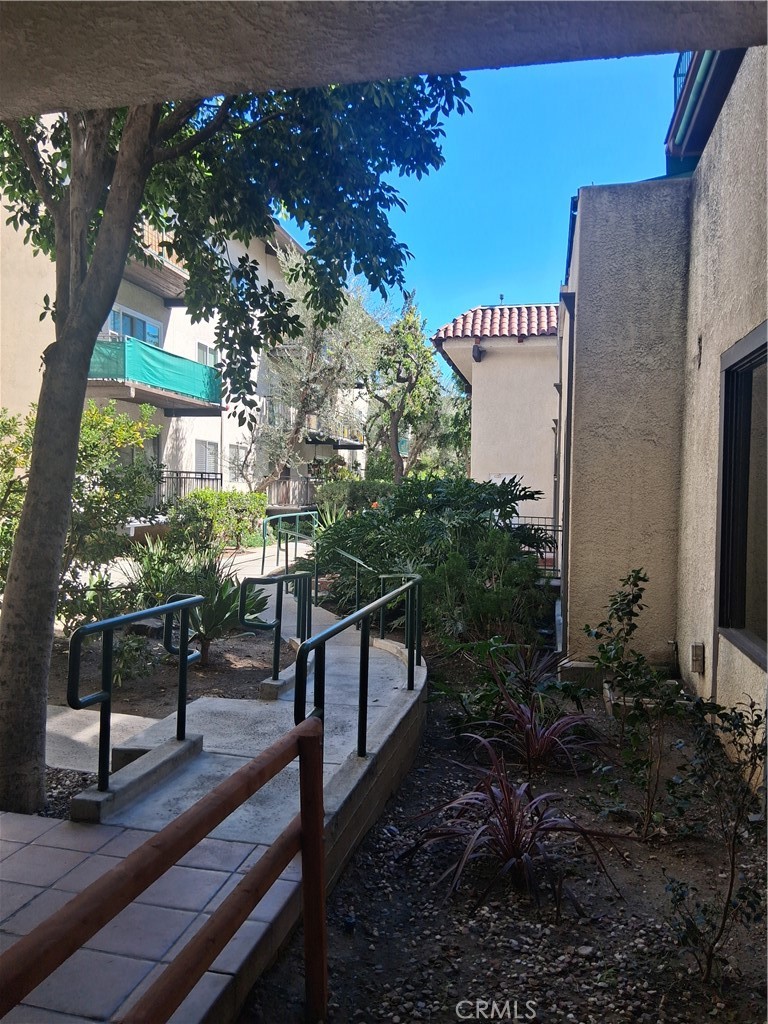 5640 WHITE OAK Avenue, #C216, Encino, CA 91316 5640 WHITE OAK Avenue, #C216, Encino, CA 91316