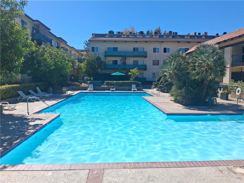 5640 WHITE OAK Avenue, #C216, Encino, CA 91316