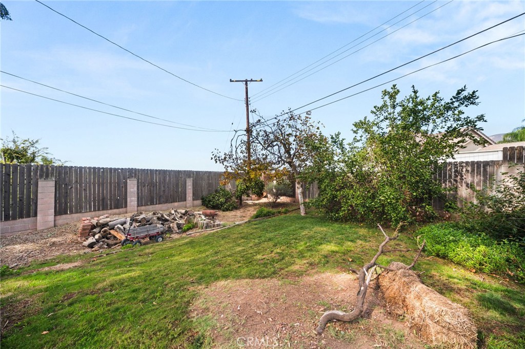 6614 Summit, Highland, CA 92346