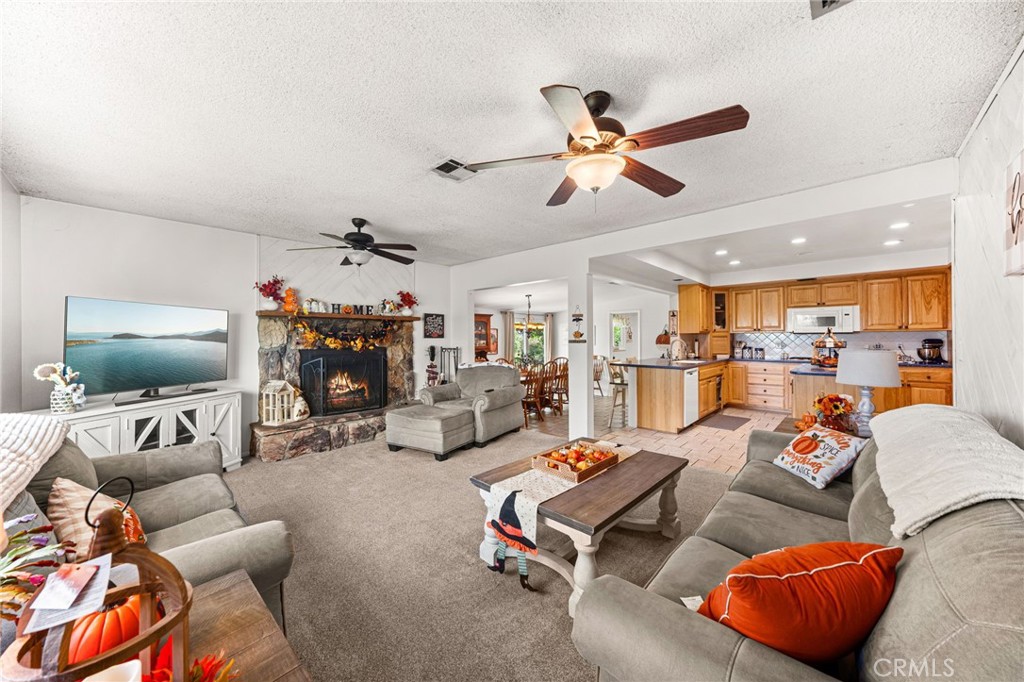 6614 Summit, Highland, CA 92346