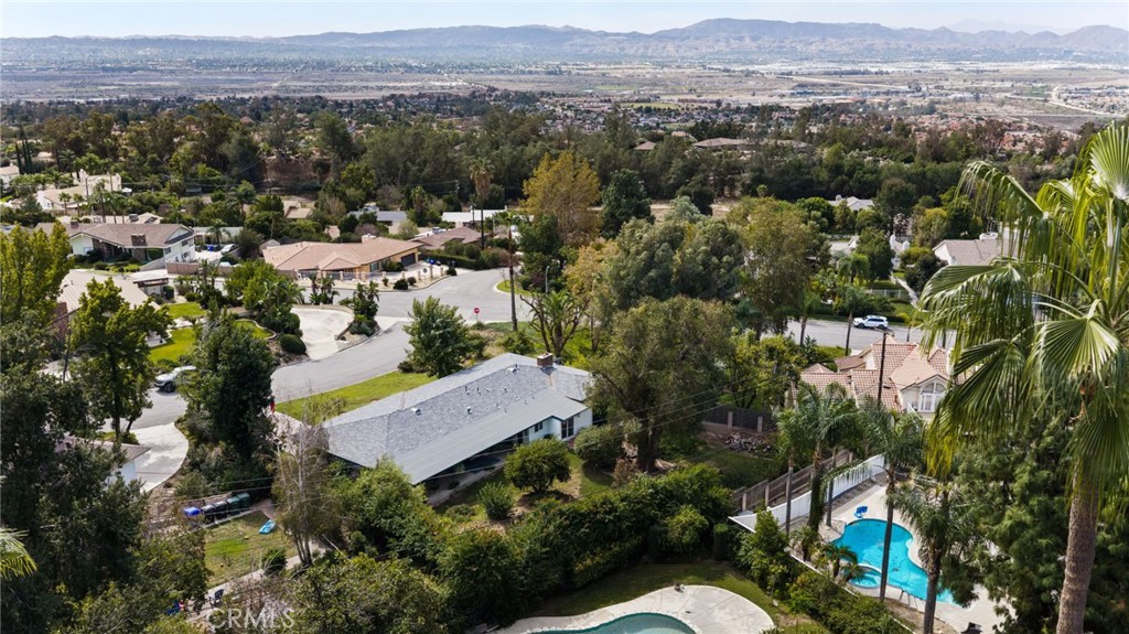 6614 Summit, Highland, CA 92346