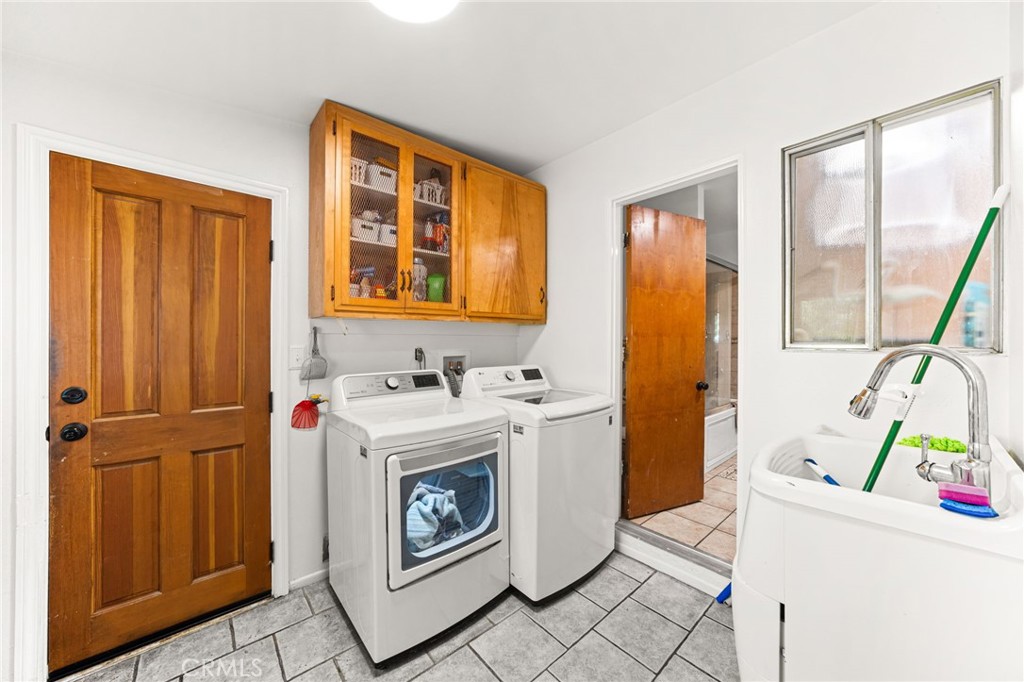 6614 Summit, Highland, CA 92346
