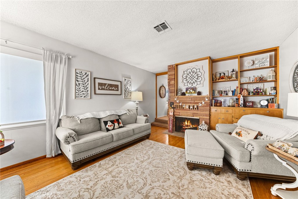 6614 Summit, Highland, CA 92346