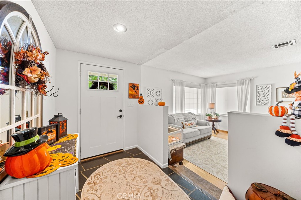 6614 Summit, Highland, CA 92346