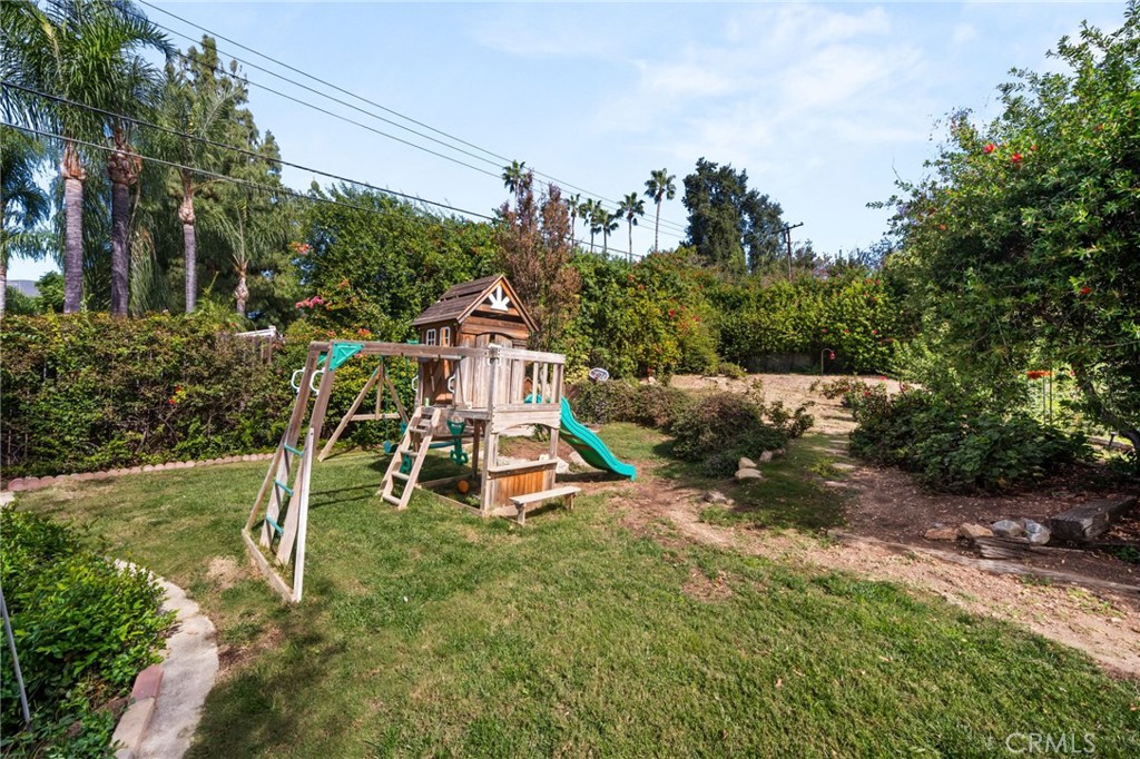 6614 Summit, Highland, CA 92346